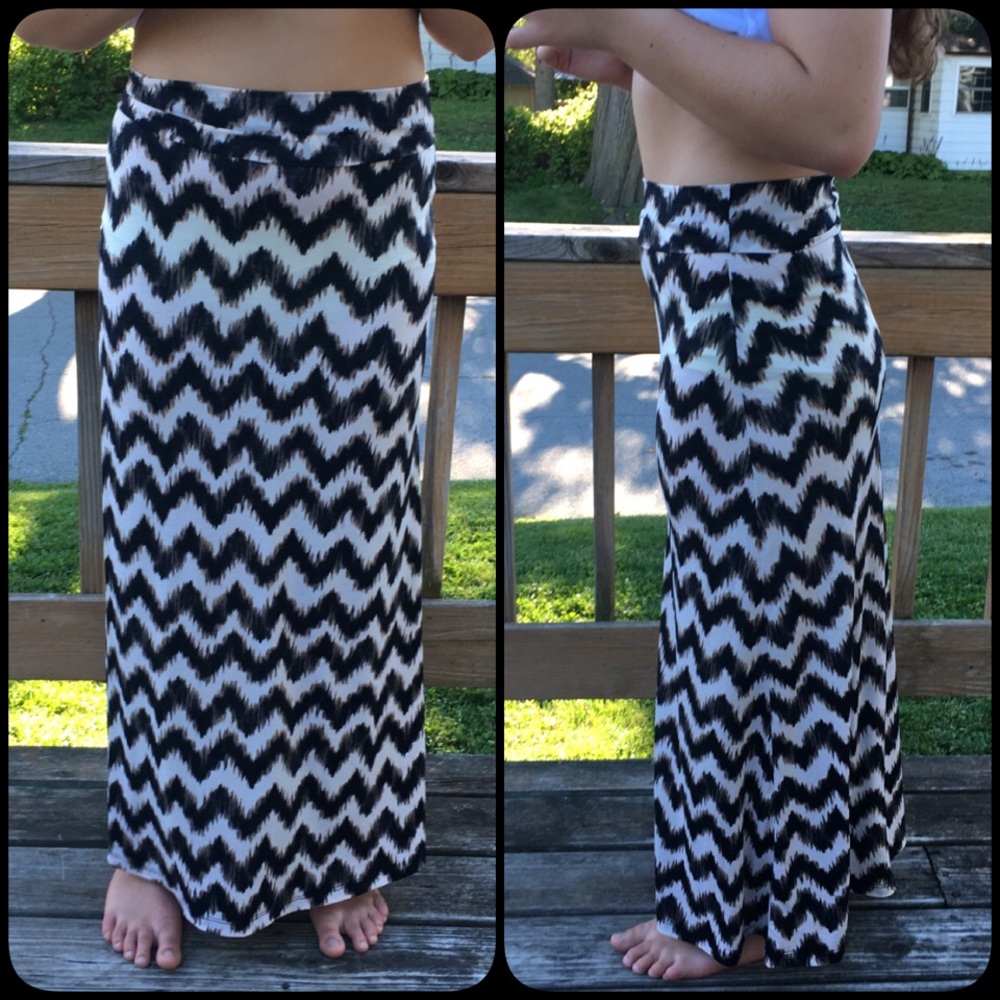 - Chevron Black & Tan Zigzag Chevron Maxiskirt! NEW! - Picture 3 of 6